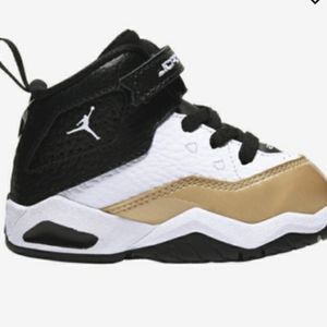 Young Toddler Jordan loyal sneaker size 4